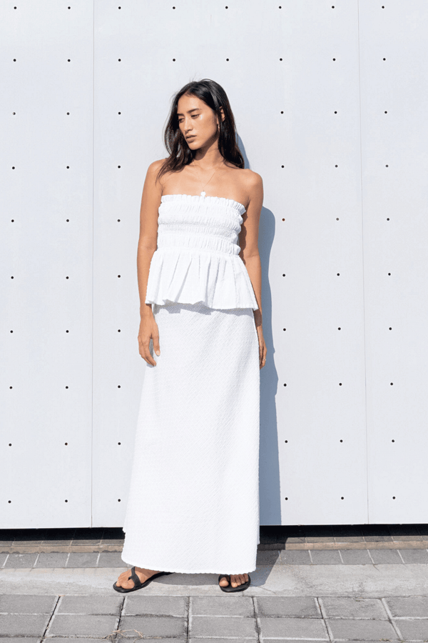 【新品未使用】OHGA PEPLUM KNIT オフホワイト OHGA】PEPLUM KNIT オフホワイト