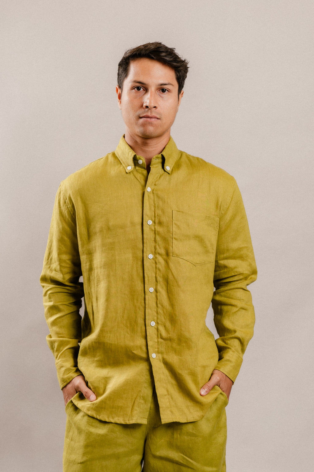 Oscar Shirt in Olive Green Linen