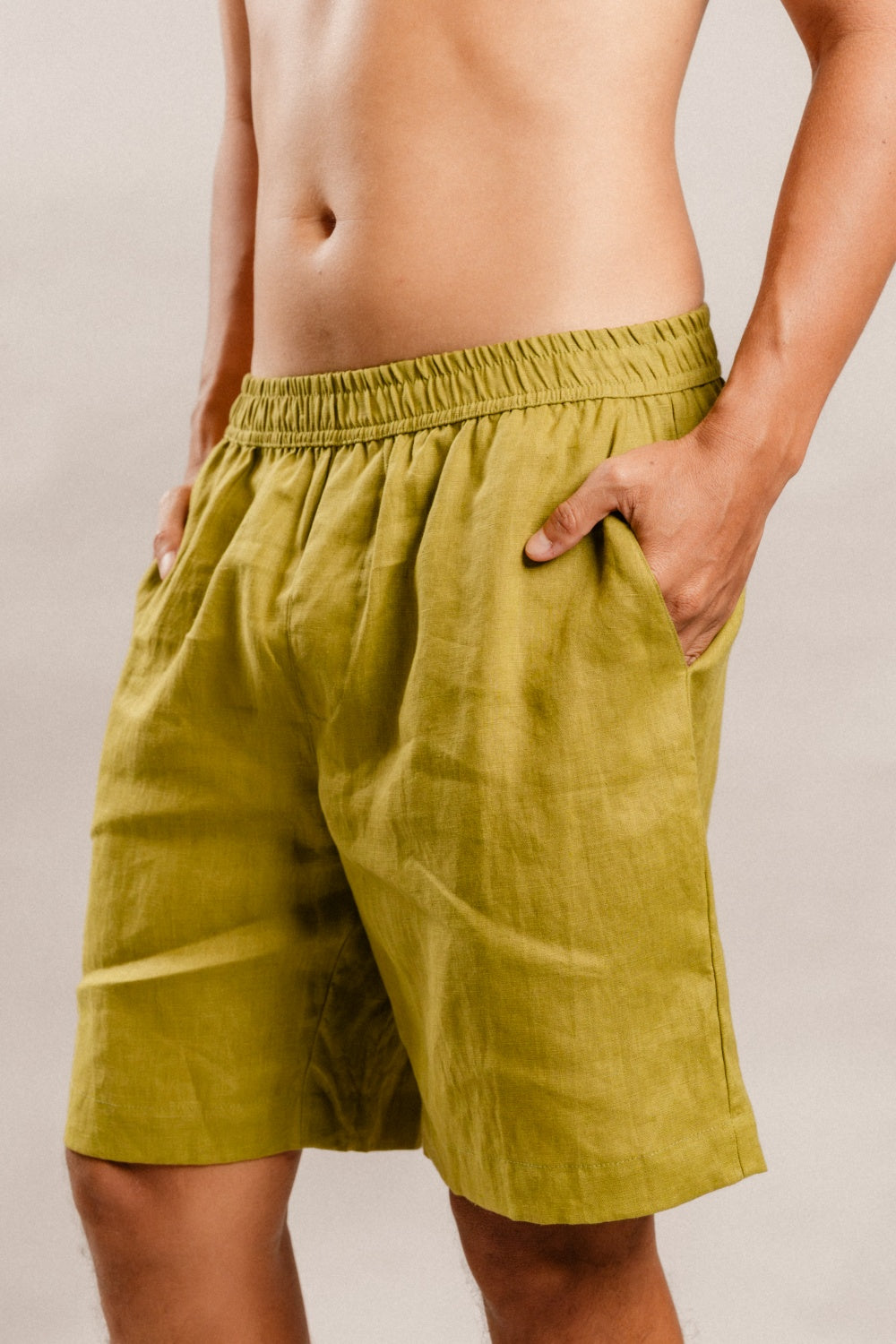 Henry Shorts in Olive Green Linen