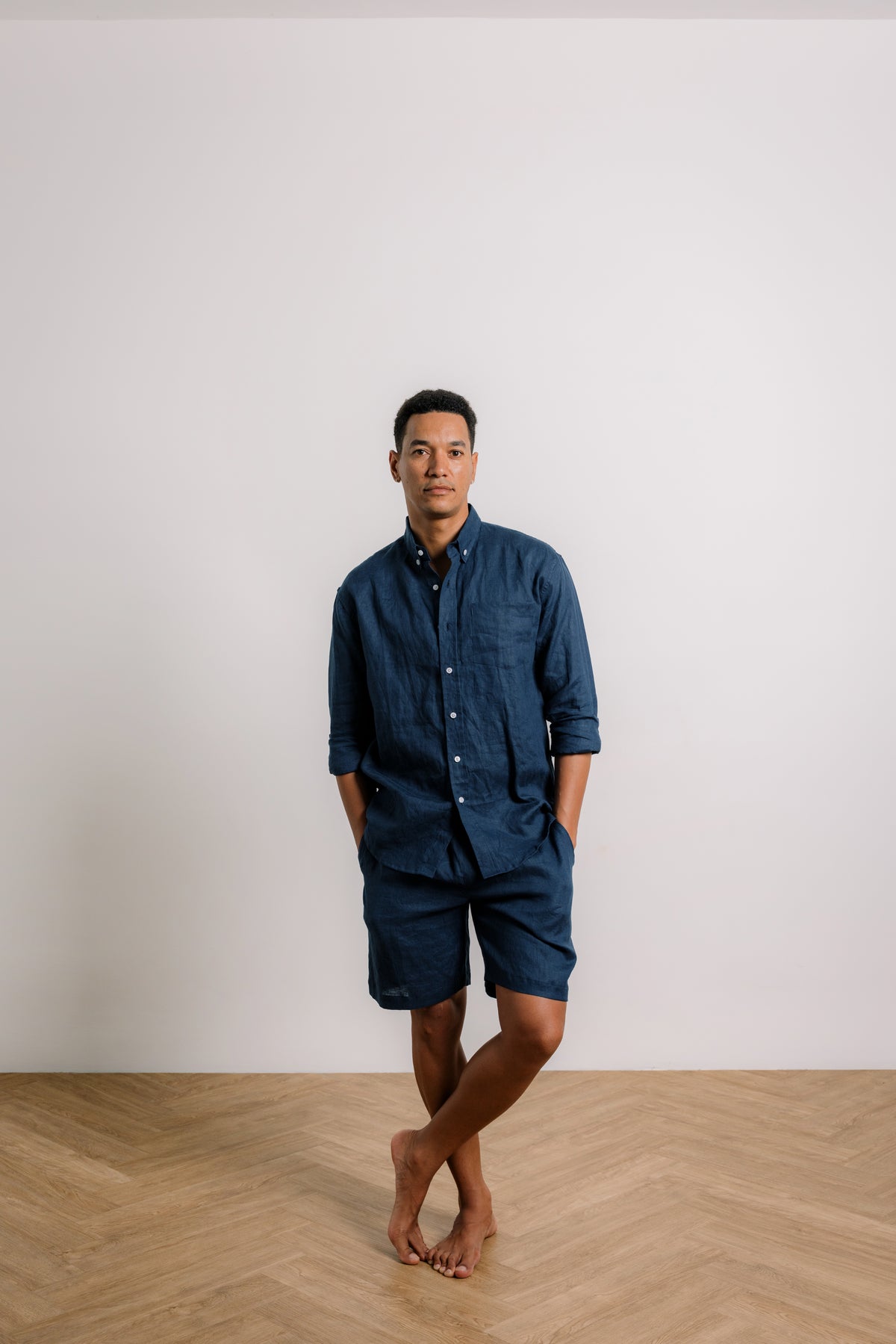 Oscar Shirt in Deep Navy Linen