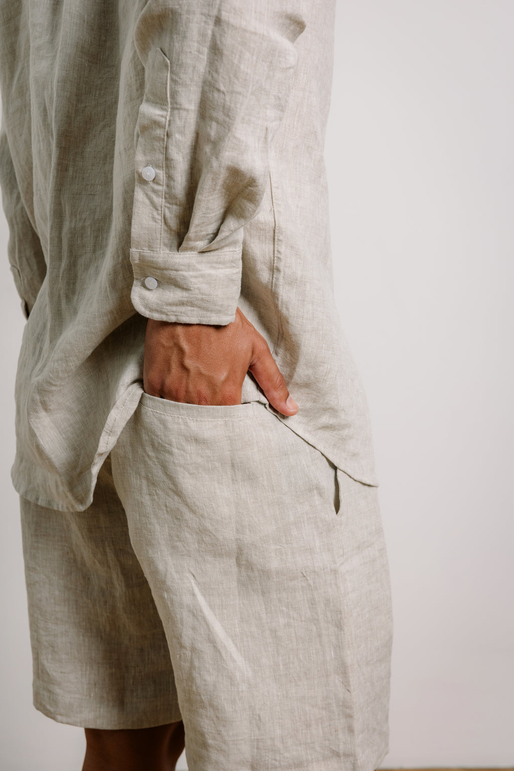 Henry Shorts in Natural Linen